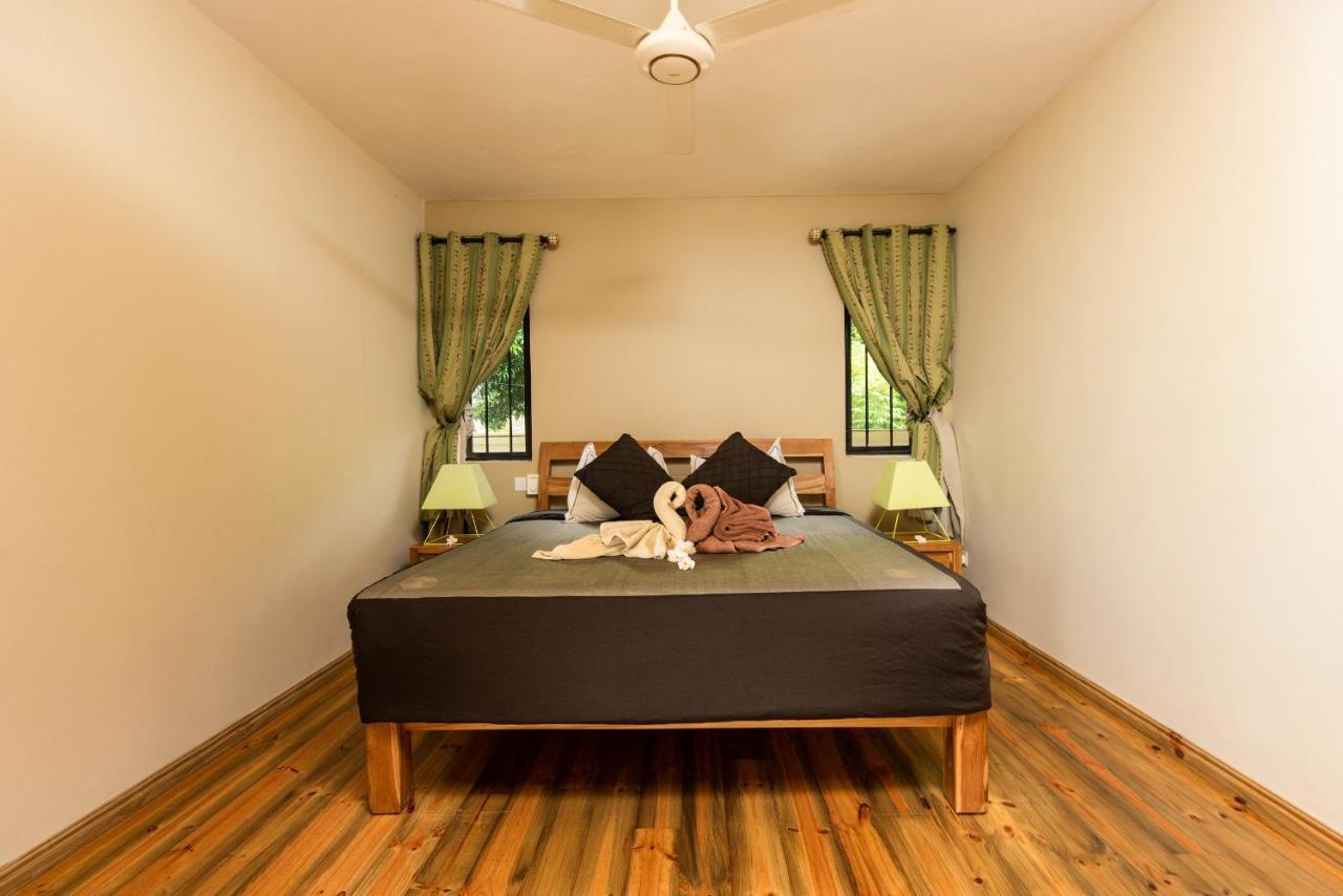 Happy Days Guest House Le Morne Εξωτερικό φωτογραφία